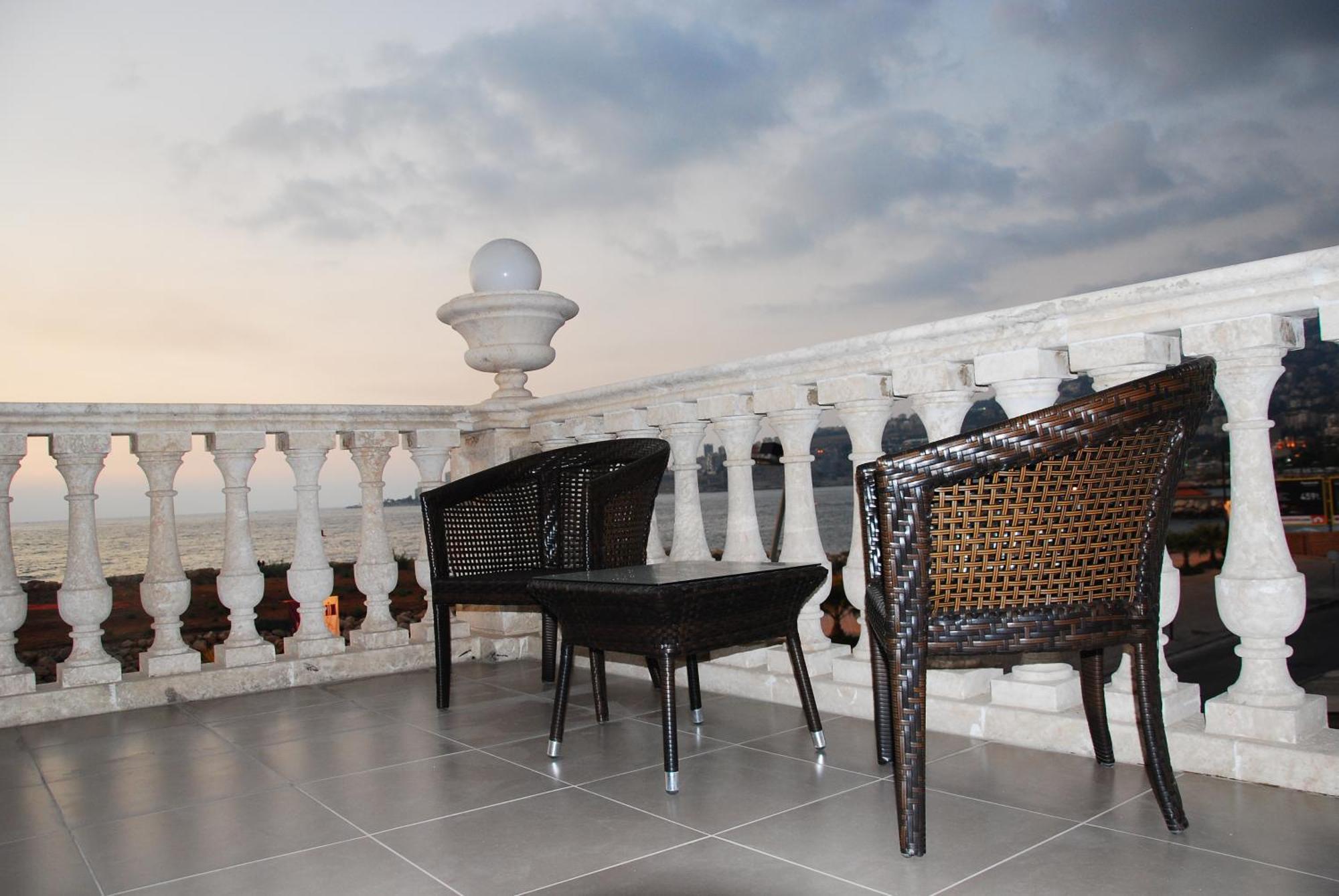ג'ונייה Portaluna Hotel & Resort מראה חיצוני תמונה
